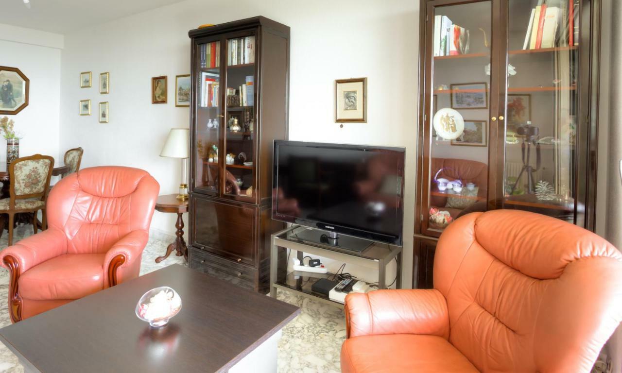 Appartement Confortable 3 pieces avec superbe vue mer à Nice Extérieur photo